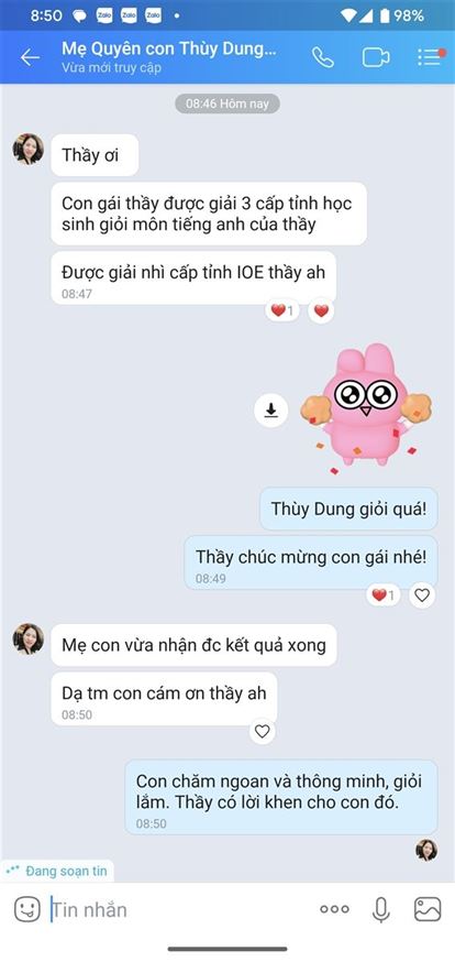 Thầy chúc mừng con gái vì đã rất chăm ngoan học giỏi và có thành tích tốt nha!